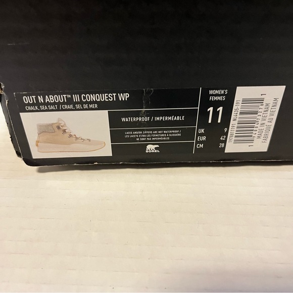 Sorel Boots Out and About III Conquest in Chalk & Sea Salt Sz 11 EUC w/ Box - Picture 15 of 16